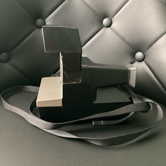 Vintage Polaroid Sun600 LMS Instant Film Camera - Picture 3 of 6
